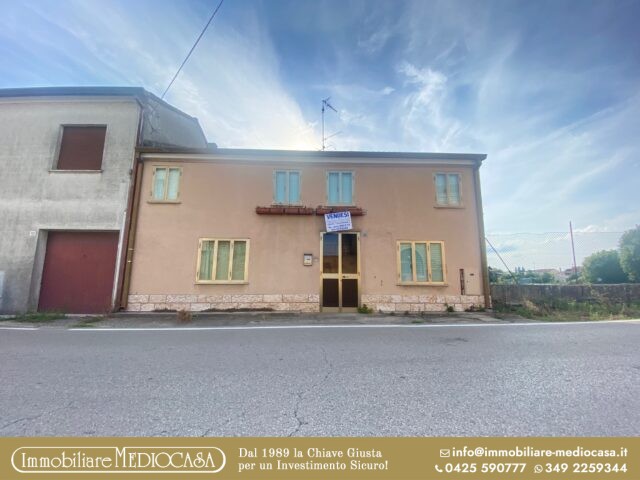 Casa Accostata laterale