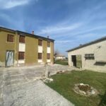Casa Accostata Laterale