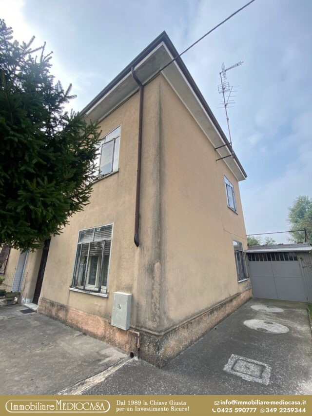Bifamiliare nella prima periferia