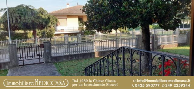 CASA SINGOLA DI AMPIA VOLUMETRIA