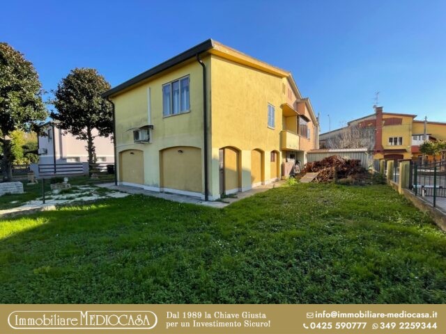 Casa Laterale accostata