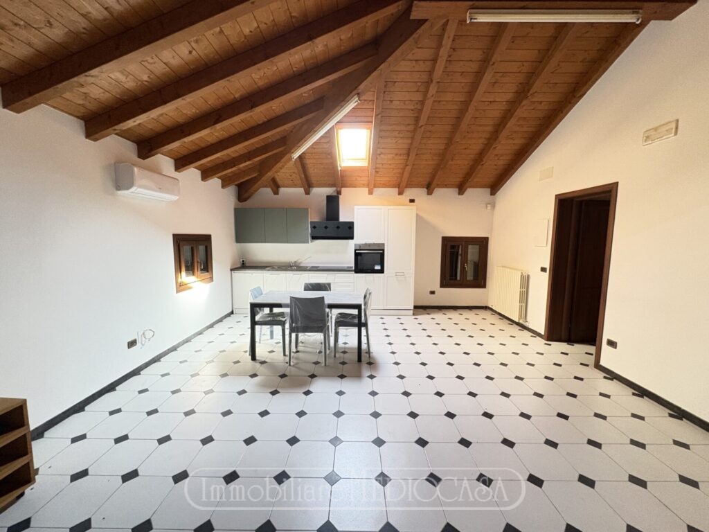Attico In Contesto Residenziale Esclusivo